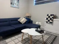 Cozy basement suite near Airport - Bungalows