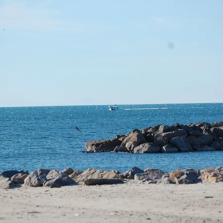 IMPREGNABLE VIEW ON THE PORT OF PLAISANCE - SEA 50 M