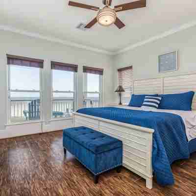 Beachfront Beauty w/ 4 King Beds Ultimate Getaway! Rooms