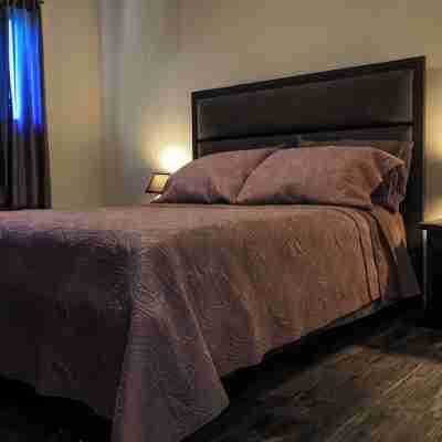 Stay in Central Kelowna, relax in your private 3 Bedroom, 2 bathroom home. Rooms
