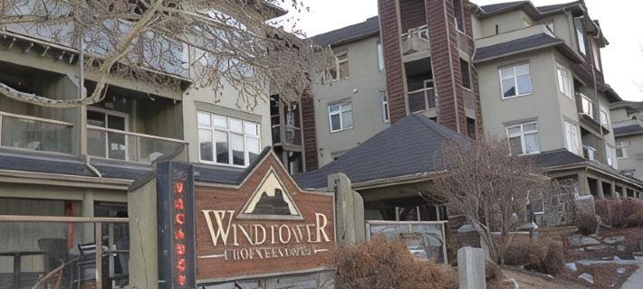 Gateway to Rocky Mountains -1 Bdr Suite/Kitchen/AC/UG Pk/Gym Hotels in Canmore