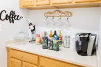 Divine Getaway- King Bed Master Suite Near DC - Wifi