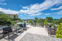 Estrella del Mar – Stylish Modern Villa, Walking Distance to the Beach. - Private Pools
