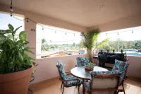 Casa Del Mar Beachfront House on quiet beach, surf out front, tidepools for kids - Wi-Fi