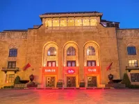 Clarion Pointe Hotels near Pitman Theater