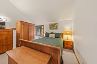 Sunriver Nostalgia - Walk to Sunriver Village, SHARC passes, HOT TUB - ブティック