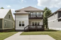 Spacious 4Br Home I 5 Min to Downtown Athens I Sleeps 8+ - 4-Star