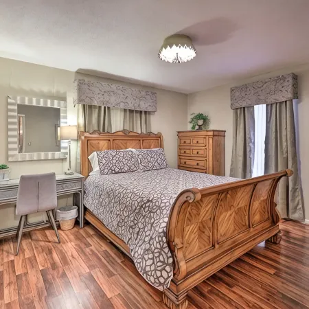 "Abbie's Place: Spacious 4Br Sanctuary with Sunroom and Private Backyard"