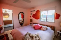 Discoasis Joshua Tree - 2.5 Acres w/ Bar & Hot Tub - 4-Star
