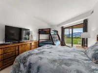Halmalka Condo 512A Private Hot Tub, 3-bed 2 bath, Sleeps 8, By Outdoor Pool