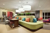 Home2 Suites by Hilton Roseville Minneapolis - 주차장