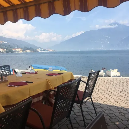 Lovely house close to the lake with panoramic lake and mountain views