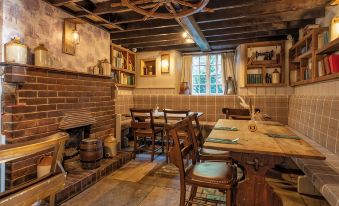 The Buddle Inn