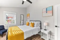 Historic Cottage Walk to Downtown St Augustine Free Parking Sleeps 4 - Country Houses