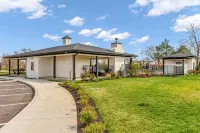 Luxury Massive Townhome, Pool, Elevator, Amenities - 4つ星