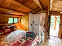 Log Cabin with Hot Tub Overlooking Rock Creek and Beartooth Mountains - Chalets