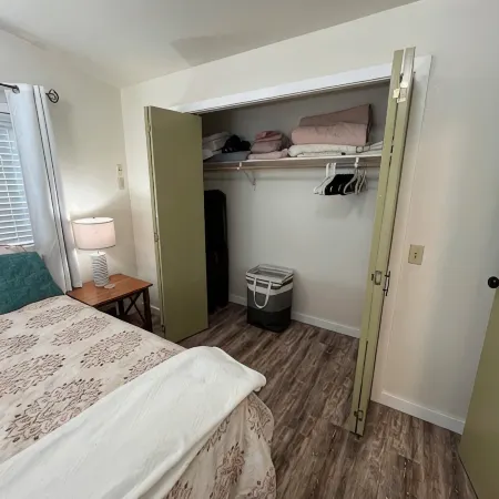 Cozy Downtown Sitka Home, Car Rental Option