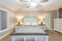 Luxury retreat with panoramic views at Mount Sinai Manor! - Homestays