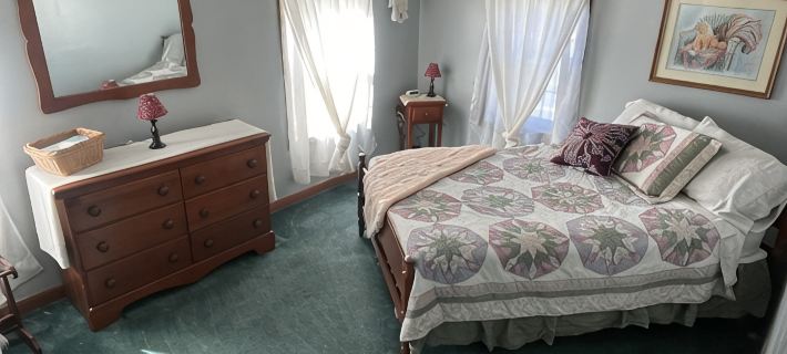 Rural cozy and quaint farmhouse with secluded patio and 15 minute drive to town. Hotels in Union County