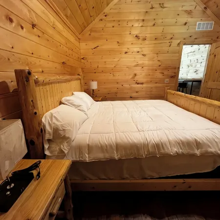 Cabernet Cabin near JVD vineyard Hotels in Traphill