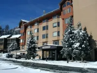 LUXURY STUDIO+BUNK ROOM, VIEWS, MINS TO LIFTS /SHOPS, ONSITE HOT TUB, GARAGE - 2성급