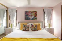 Family Friendly, Game Room, KING BED, Deck&Grill - Homestays