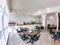 Hotel Lago Araras - 3-Star