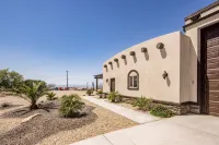Lake Views! Upscale Private Villa - ブティック