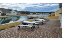 Beaufort Retreat, Top 1% with Pool, Pickleball, Clubhouse, Resort Amenities - Wi-Fi