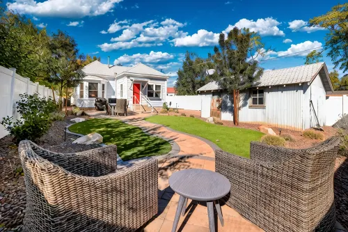 Lovingly Restored Cottage in Downtown Prescott Walk to the Courthouse Square - Holiday bungalows