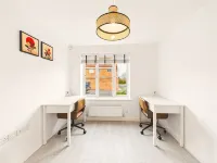 4 Bed Modern Spacious House | Parking x3 | EV Charger - WiFi