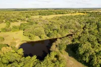 Skylight Ranch - Spacious Getaway - Homestays
