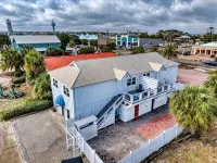 Ocean-view 2 bed 1 bath near island center on beautiful Saint George Island - 4-Star