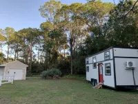 The Mini Melby - Tiny House on the Space Coast near area's most popular beaches - WiFi