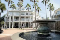 NEW!2BR Carillon Condo. 5 min walk 2 beach,Pools,Pickleball, Incl beach chairs. - 4-Star