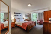 Burnett Riverside Hotel - Balkoner