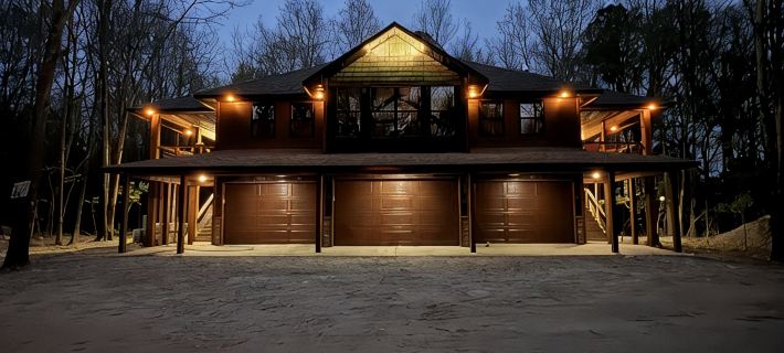 Hit the trail from the property! Game room, fire pit and 4 king suites Hotels in Le Flore County
