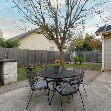 Relax, Dine, Shop! Cozy Downtown Boerne Home, Less Than 1 Mile from Main St!