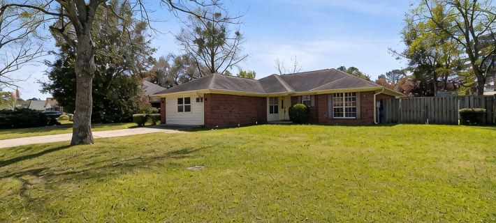 Private POOL Paradise w/ Game Lounge! Hotels in Pooler