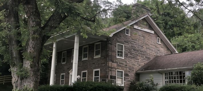 Historic home, serene patio, hiking; Minutes from Bedford Springs! Heated POOL! Hotels in Bedford County