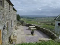Curlew Cottage, Historic Barn with Breathtaking Views. Pet Friendly. EV Type 2. - WiFi