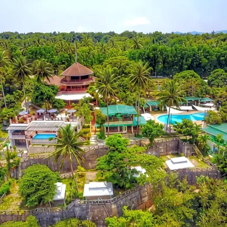 Noni's Resort