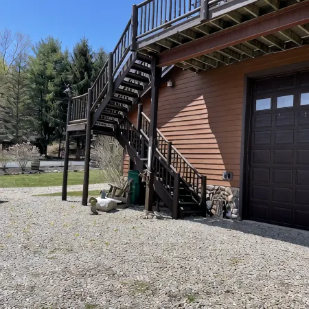 Panoramic Lakeviews, come enjoy any season. Bolton Landing-2 minutes from Town!