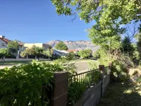 SUMMER SPECIAL - 20% OFF - SLEEPS 13 - Bungalow