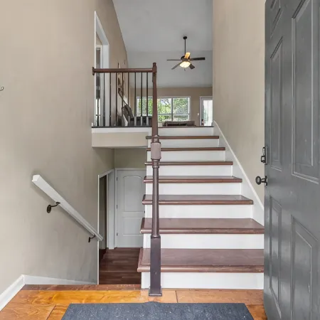 Spacious 4-bedroom House near Downtown Clarksville