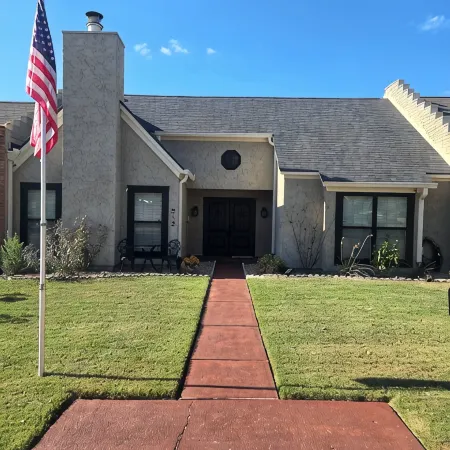 Clean 2-Bd Townhome in Quiet Neighborhood Close to All That B/CS Offers.