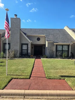 Clean 2-Bd Townhome in Quiet Neighborhood Close to All That B/CS Offers. -  Privatzimmer