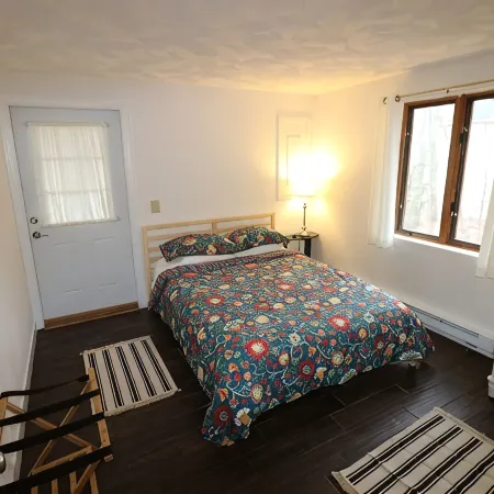 Remodeled 3BR/2BA Ski Chalet off Tyro Slope