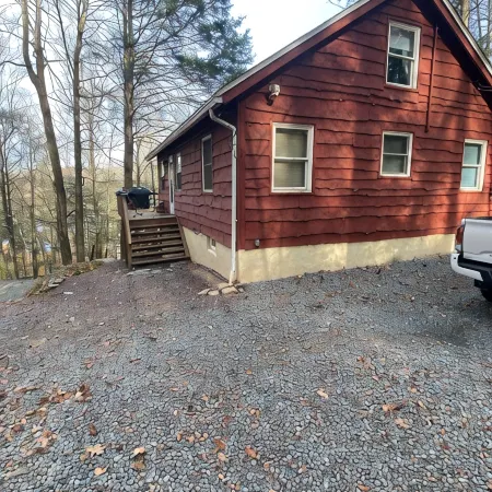 Charming 3-bedroom house with private dock on Lake Wallenpaupack!
