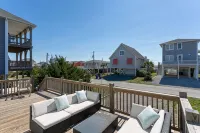 2 Kitchens, 2 Living Rooms, Sleeps 10 - 4-Star